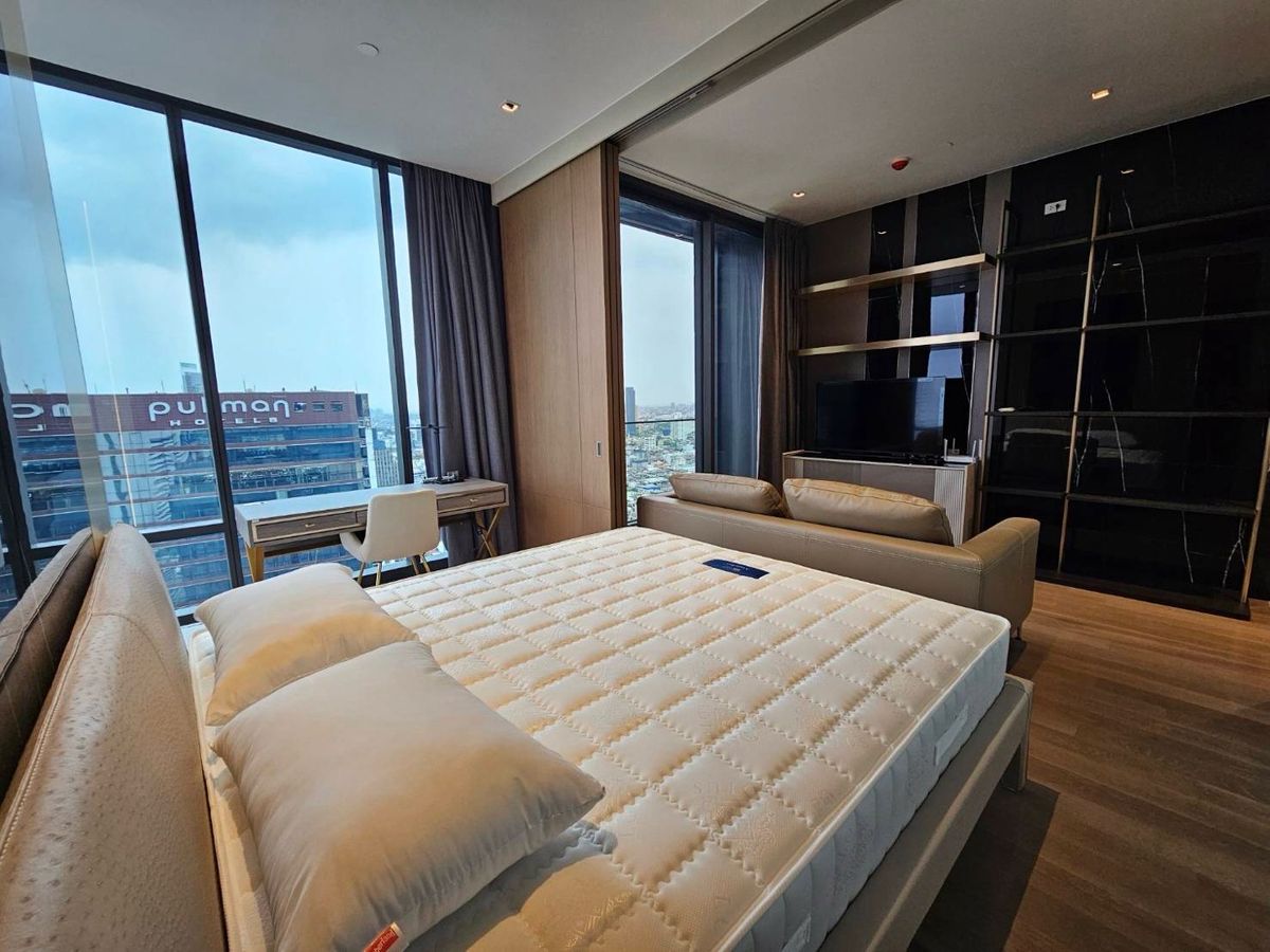 🔥For urgent rent🔥Ashton Silom, luxurious room, fully furnished, in the heart of the city, near Chong Nonsi BTS station, ready to move in