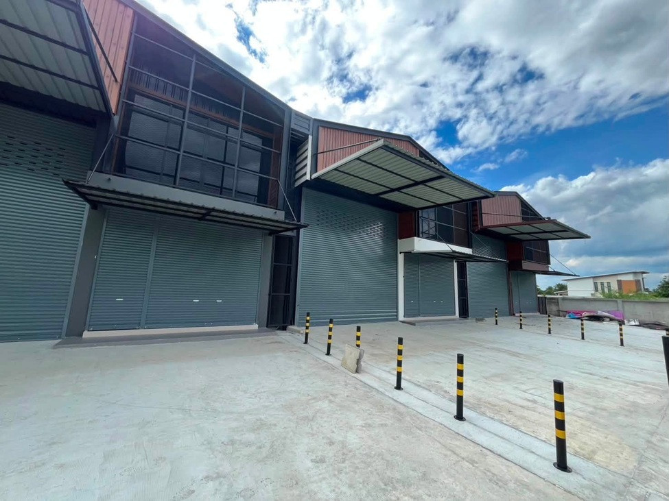 For Rent ให้เช่าโกดังพร้อมสำนักงาน / Warehouse + Office / สร้างใหม่ / ทำเล บางกรวย ตำบลศาลากลาง / ใกล้ ศูนย์กระจายสินค้าสาย 5 / ใกล้ ศาลายา / พื้นที่ 216 ตารางเมตร / รถใหญ่ เข้าออกได้ For Rent ให้เช่าโกดังพร้อมสำนักงาน / Warehouse + Office / สร้างใหม่ / ทำเล บางกรวย ตำบลศาลากลาง / ใกล้ ศูนย์กระจายสินค้าสาย 5 / ใกล้ ศาลายา / พื้นที่ 216 ตารางเมตร / รถใหญ่ เข้าออกได้