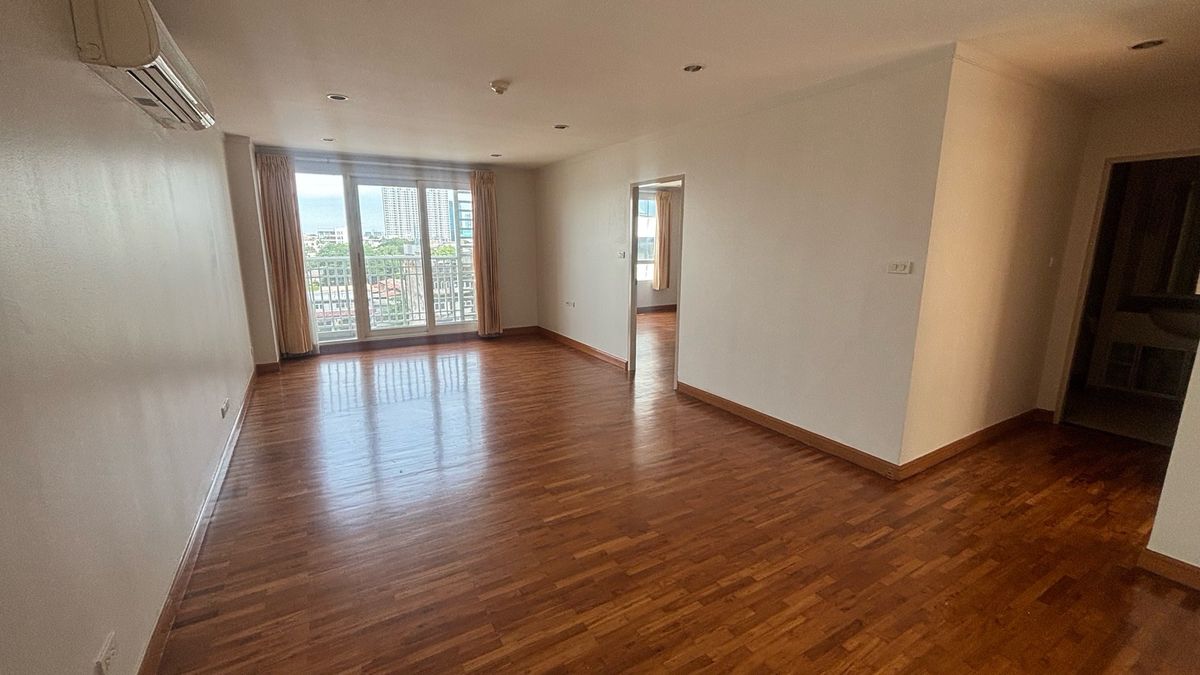 * Newly renovated room* 2 bedrooms, large size,  Baan Siri Sathorn Suan Phlu for sale , near Silom, Chongnonsi