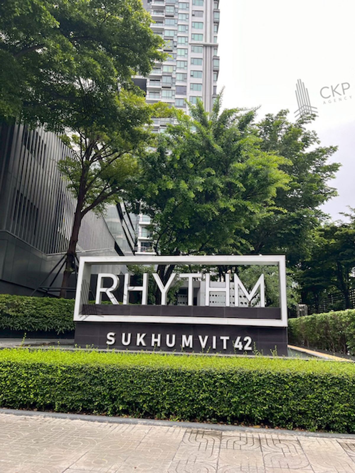 คอนโด ริทึ่ม สุขุมวิท 42 ติดรถไฟฟ้า BTS เอกมัย มีผู้เช่าอยู่ ใกล้เกทเวย์ เอกมัย เดินทางสะดวก มีห้างสรรพสินค้าหลายแห่ง คอนโด ริทึ่ม สุขุมวิท 42 ติดรถไฟฟ้า BTS เอกมัย มีผู้เช่าอยู่ ใกล้เกทเวย์ เอกมัย เดินทางสะดวก มีห้างสรรพสินค้าหลายแห่ง