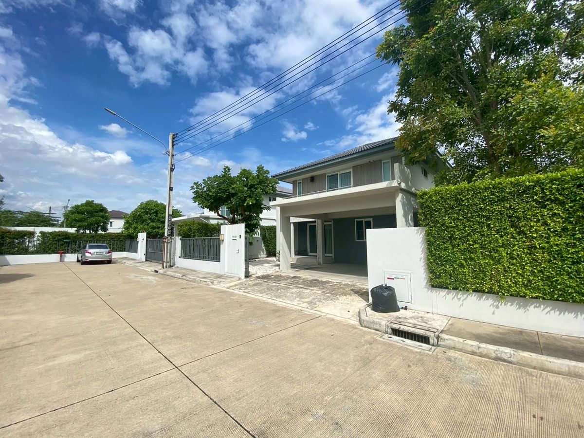 ขายบ้านเดี่ยว สภาพใหม่ ตกแต่งครบ พร้อมอยู่โครงการมัณฑนา เพชรเกษม-สาย 4 (Mantana Phetkasem-Sai 4) ตำแหน่งบ้านดีอยู่ใกล้คลับเฮ้าท์ส่วนกลาง โครงการติดถนนใหญ่ ทำเลดีใกล้แหล่งชุมชนและศูนย์การค้า – รูปที่ 3