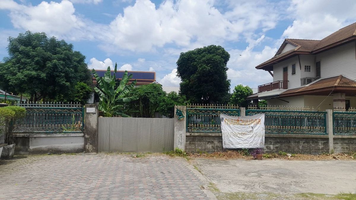 Land for sale 163 sq.m. around Pichai Intersection, Nakhon Chai Si Road, Dusit District, behind the Samsen Canal, good atmosphere, shady Land for sale 163 sq.m. around Pichai Intersection, Nakhon Chai Si Road, Dusit District, behind the Samsen Canal, good atmosphere, shady