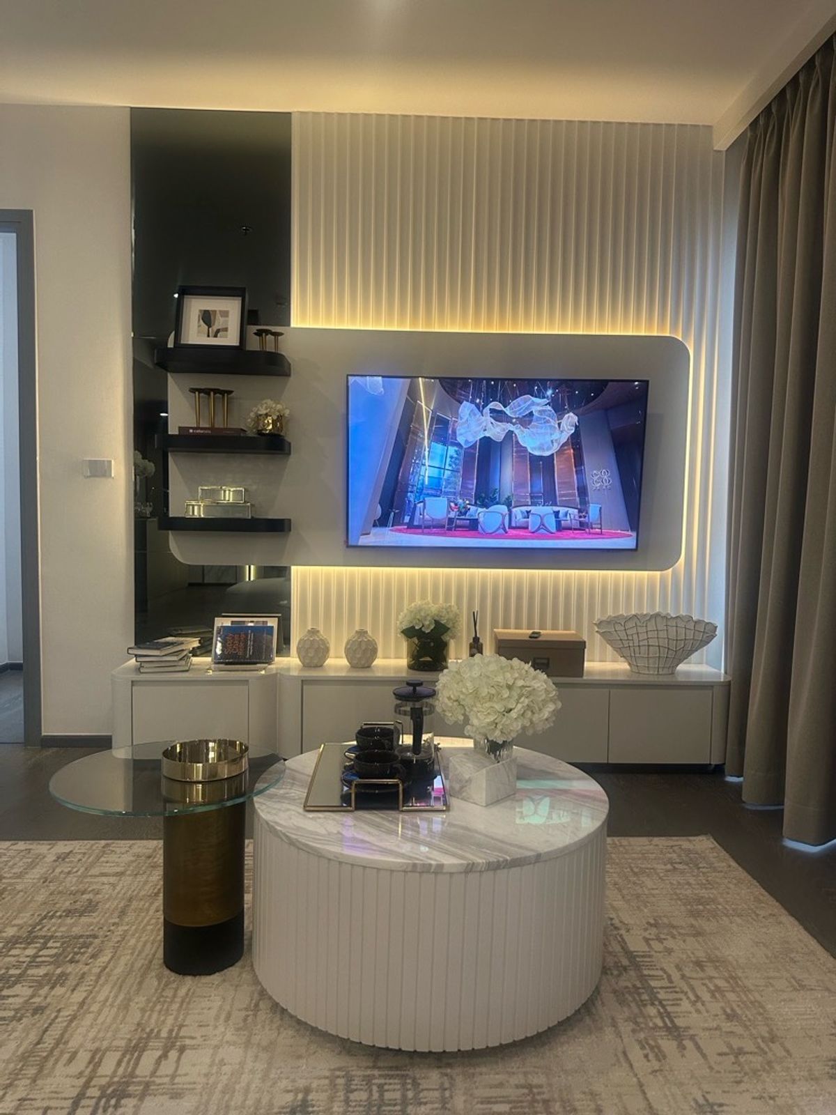 COCO PARC luxury condo | Benjakiti Gardens | Branded By Dusit | 3 Bedrooms 26.99MB. Real room, new decoration from the project – รูปที่ 2