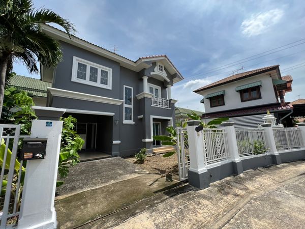 house with furniture, 3 bedrooms, 3 bathrooms, Khlong 3 