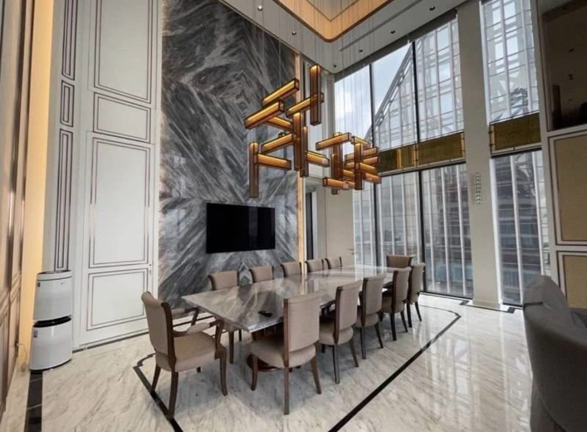 For Sale📍The Esse At Sing Complex🛁Penthouses 3B4B📞0639399665