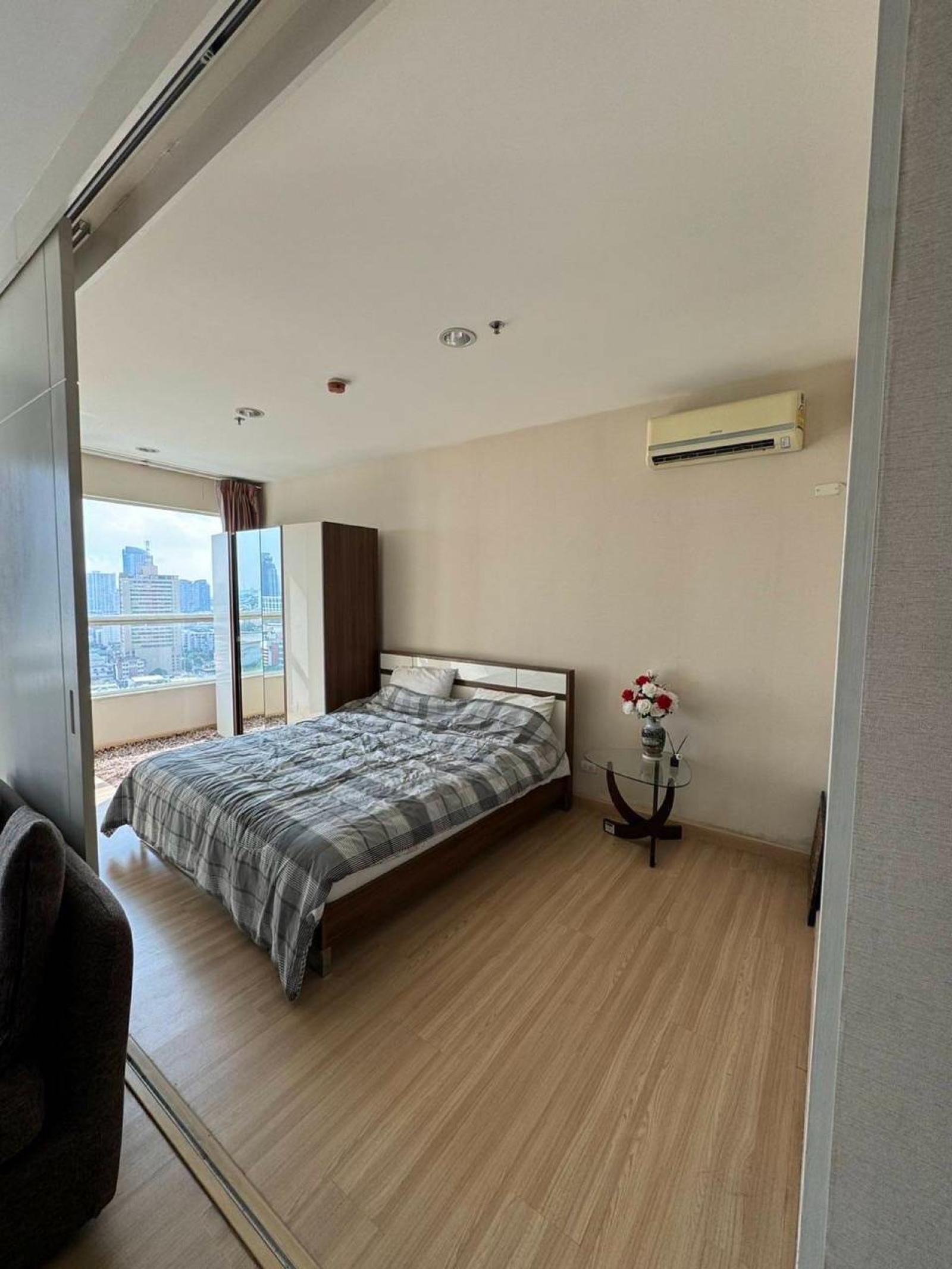 The Light House Sathorn - Chareonnakorn【𝐑𝐄𝐍𝐓】 Contact Line ID: @hacondo