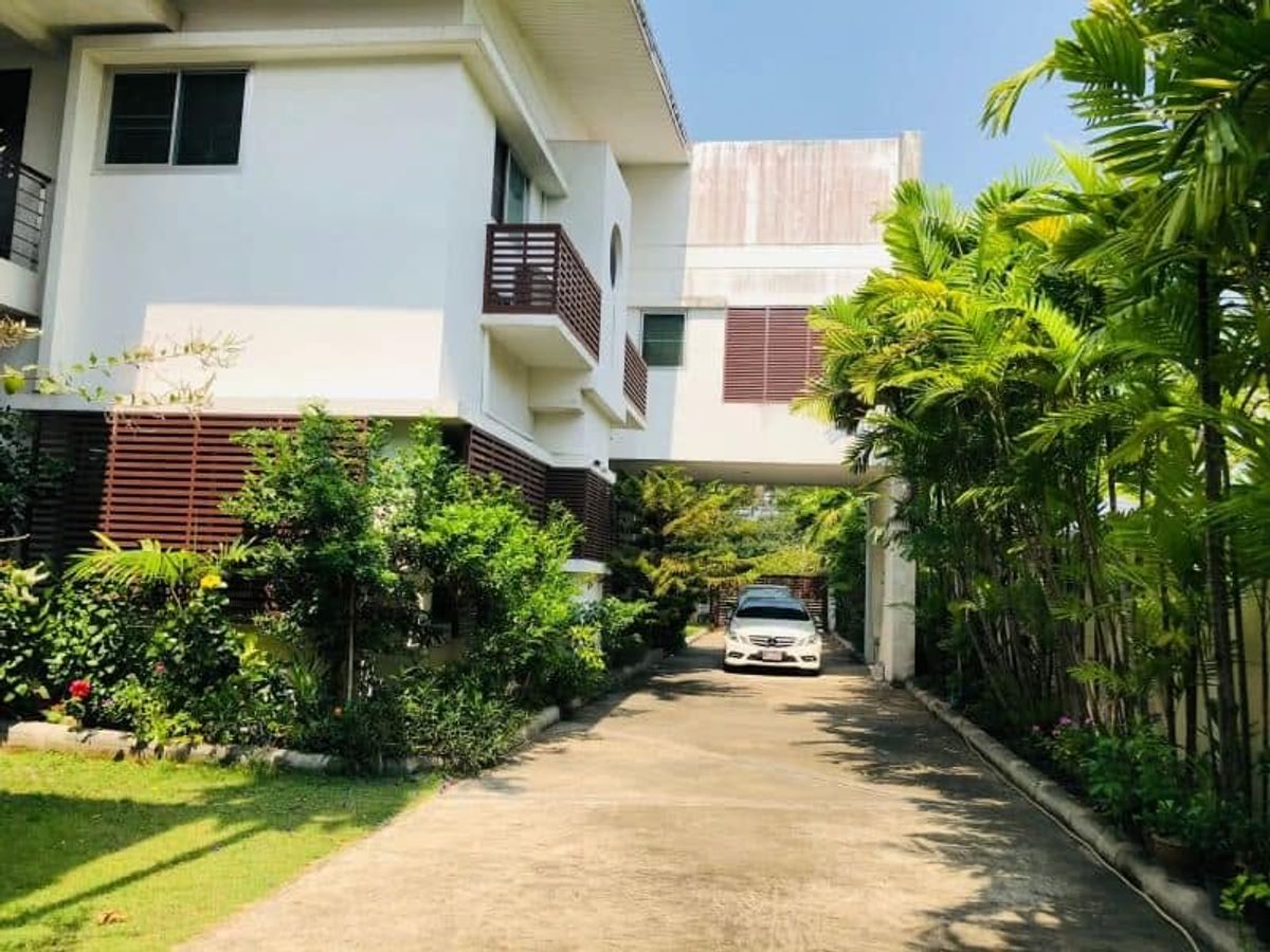 Big detached house for sale 200 sq.w. Liab Khlong Thawi Watthana – รูปที่ 2