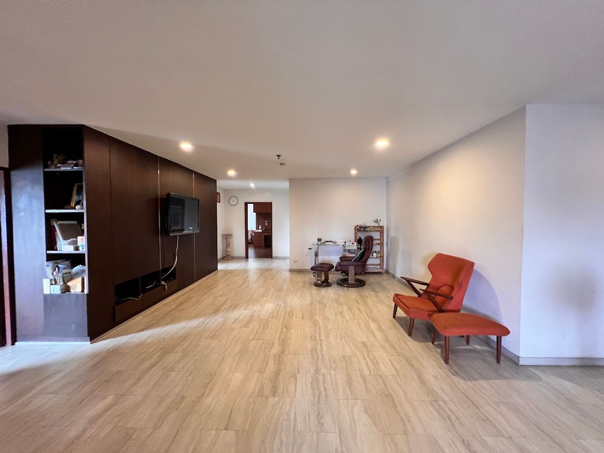 Condo for sale FIFTY FIFTH TOWER for 20,000,000 baht [NCS250609]