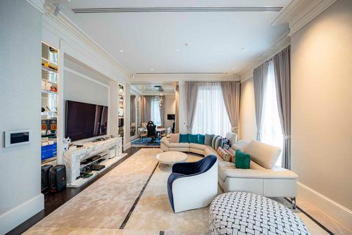 98 Wireless : Luxury Condominium