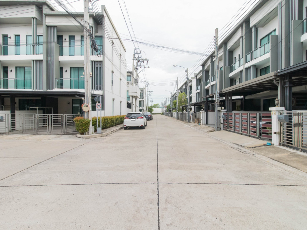 ขาย ทาวน์โฮม เฌอคูณ สาทร-ราชพฤกษ์ 200 ตรม 32.4 ตรว 4นอน 4น้ำ สภาพเยี่ยม CC.. – รูปที่ 2