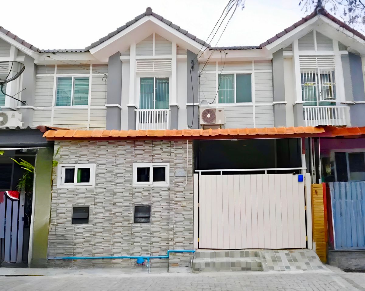 New house for rent. There is an office in front of Sakae Ngam 14.
