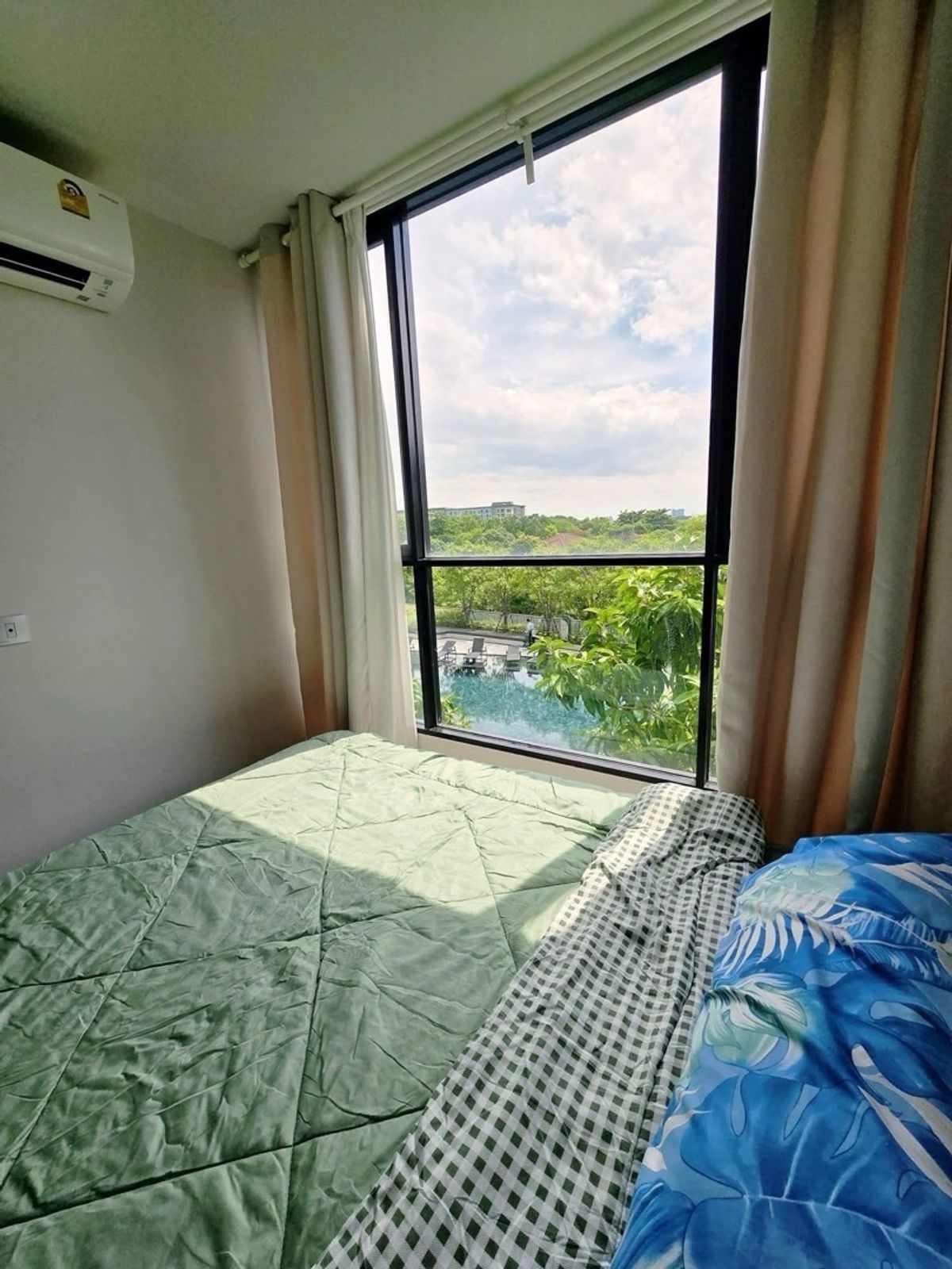 Rent ATMOZ Tropicana Bangna Floor: 4 Building: C Room Size: 27 sq. M. Price: 12,000 baht. Nearby places: Yellow Line