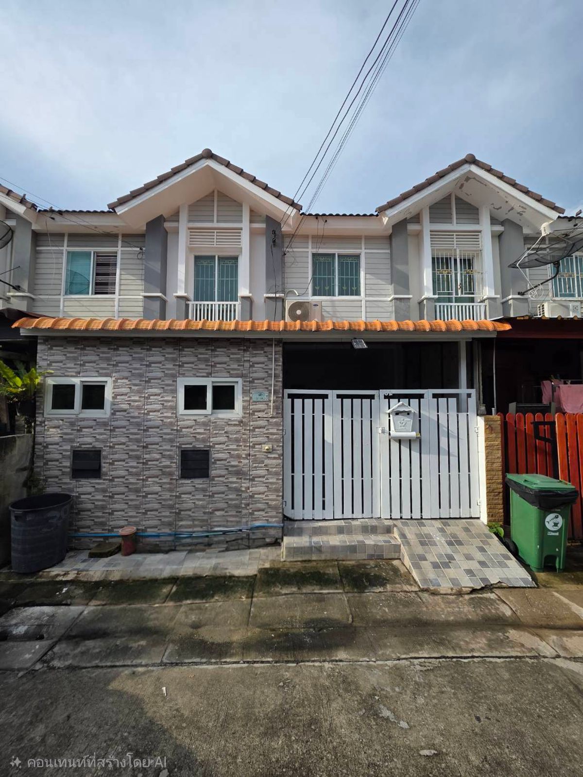 Rent a Townhome, Pruksa Ville 53/2 Sakae Ngam - Rama 2, near Lotus Rama 2, just 5 minutes. Rent a Townhome, Pruksa Ville 53/2 Sakae Ngam - Rama 2, near Lotus Rama 2, just 5 minutes.