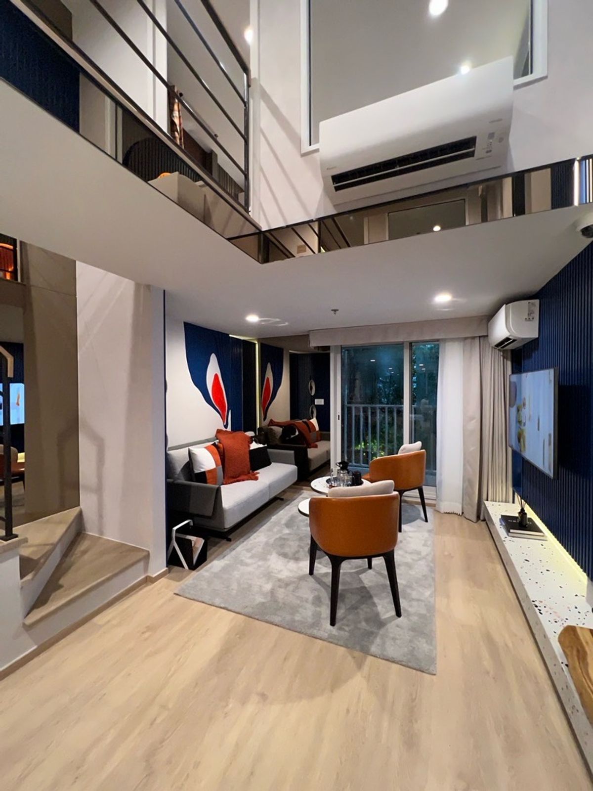 2 bedrooms Culture Chula, the best price in the high ceiling project, 4.3 m. Near MRT Sam Yan 350 m. Tel. 062-339-3663. 2 bedrooms Culture Chula, the best price in the high ceiling project, 4.3 m. Near MRT Sam Yan 350 m. Tel. 062-339-3663.