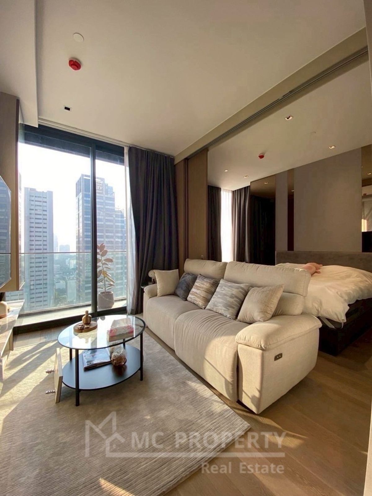 Ashton Silom 1 bedroom 49.5sqm 20fl++ for rent only 45,000 please contact 0816878954 Ashton Silom 1 bedroom 49.5sqm 20fl++ for rent only 45,000 please contact 0816878954