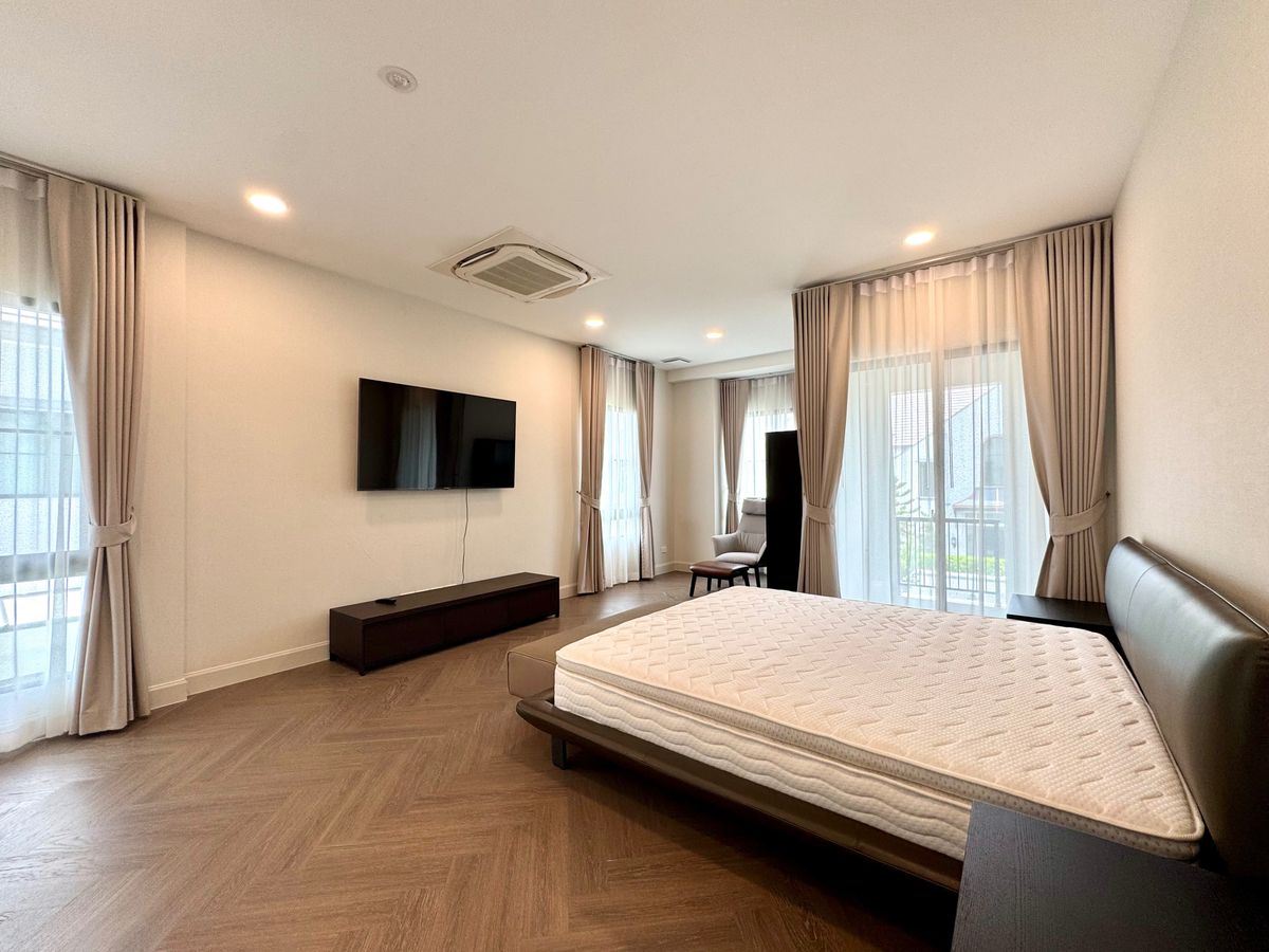 นันทวัน กรุงเทพกรีฑาตัดใหม่ เลี้ยงสัตว์ได้ ใกล้ Clubhouse เพียง 40ม. บ้านหรูพร้อมอยู่ 