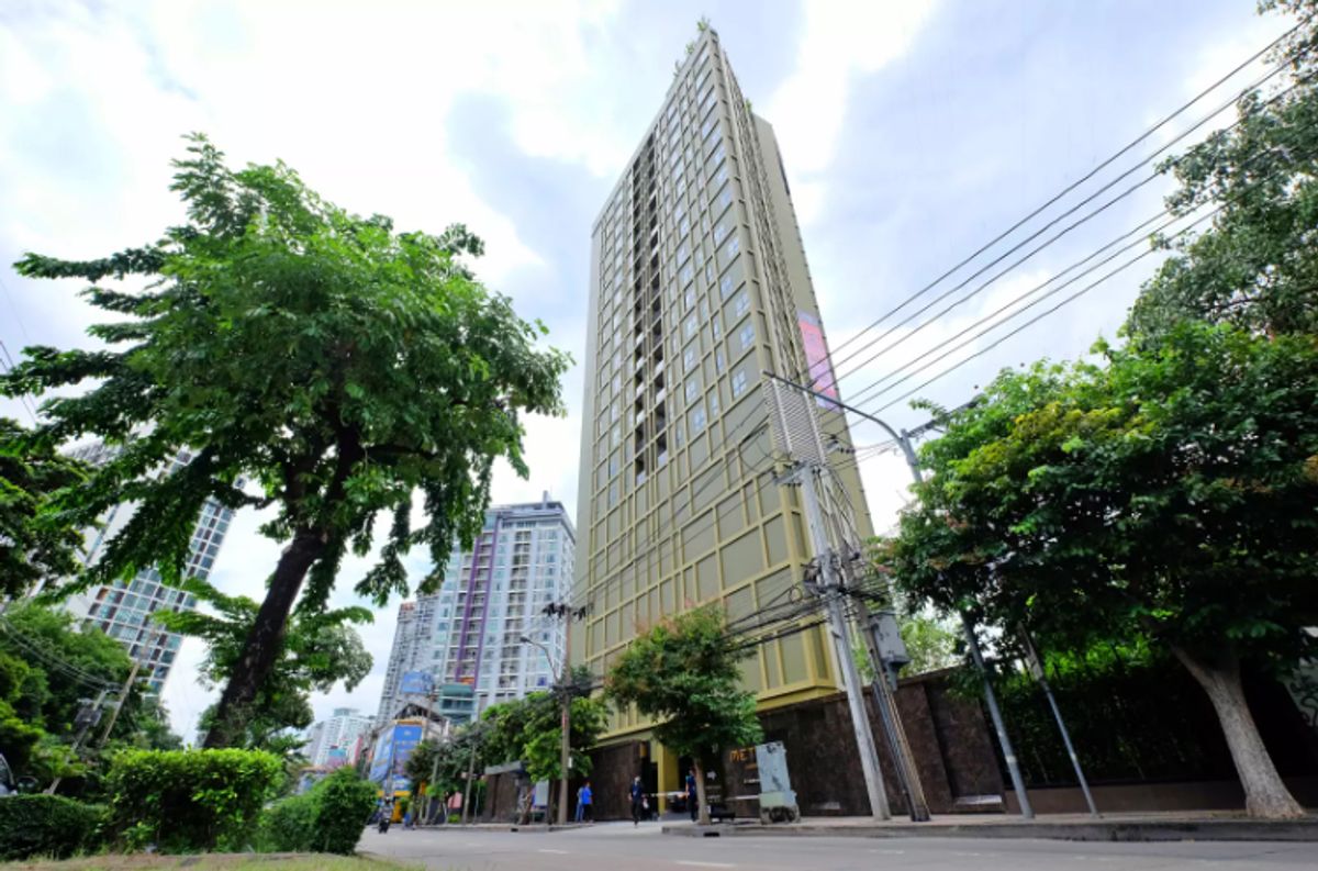 Condo for sale Metris Ladprao (the largest room, the north view can raise animals)