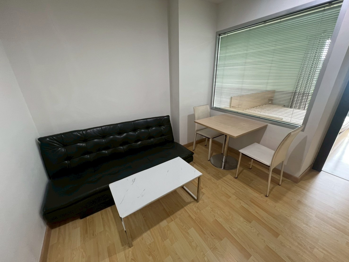 Rent a Rhythm Ratchada (a big room ready to go in a good price) Rent a Rhythm Ratchada (a big room ready to go in a good price)