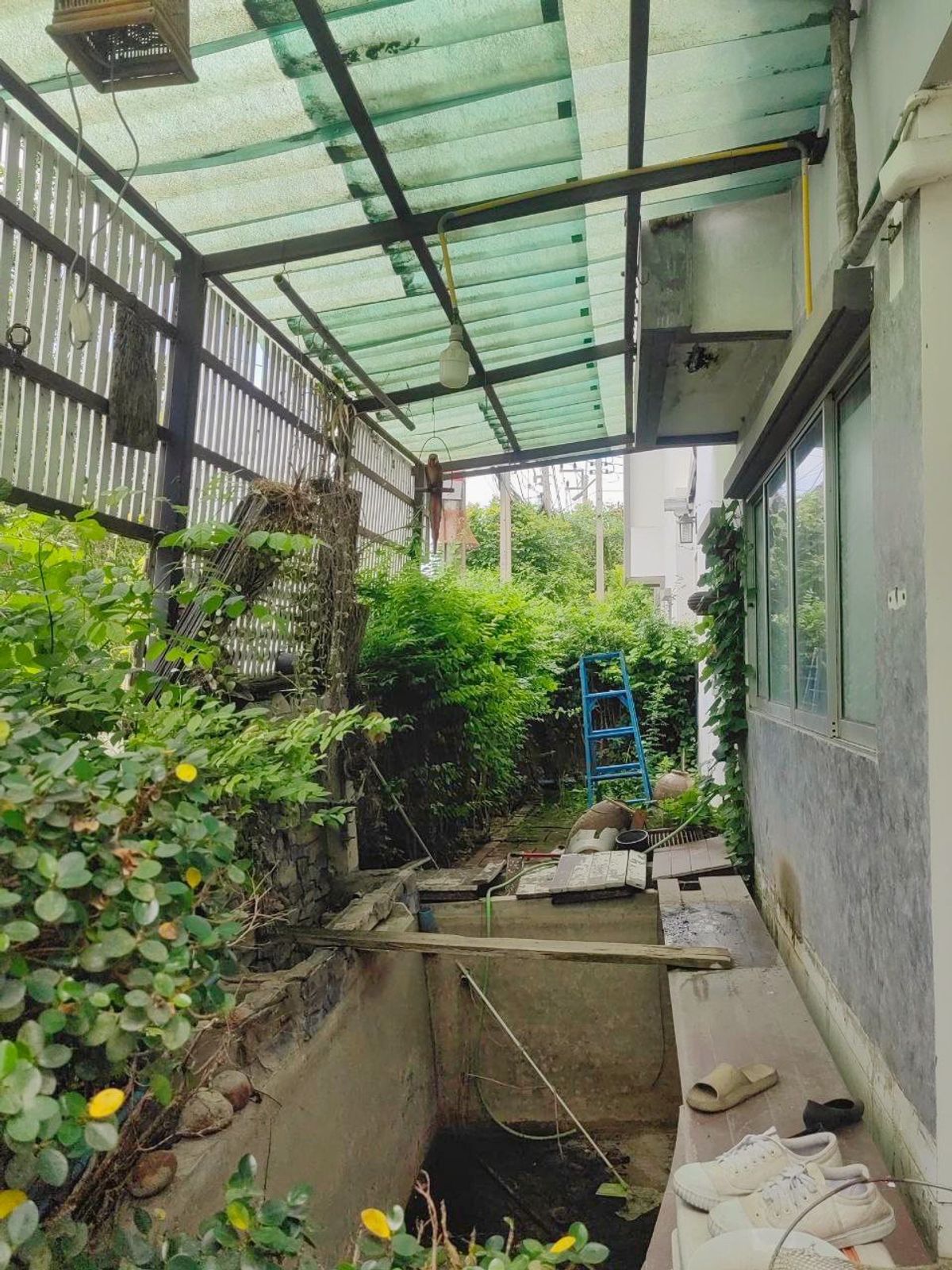 ขายบ้านแฝดหลังมุม เอโทล บาหลี บีช อ่อนนุช-ลาดกระบัง ต่อเติมบ่อปลาคาร์ฟ – รูปที่ 3