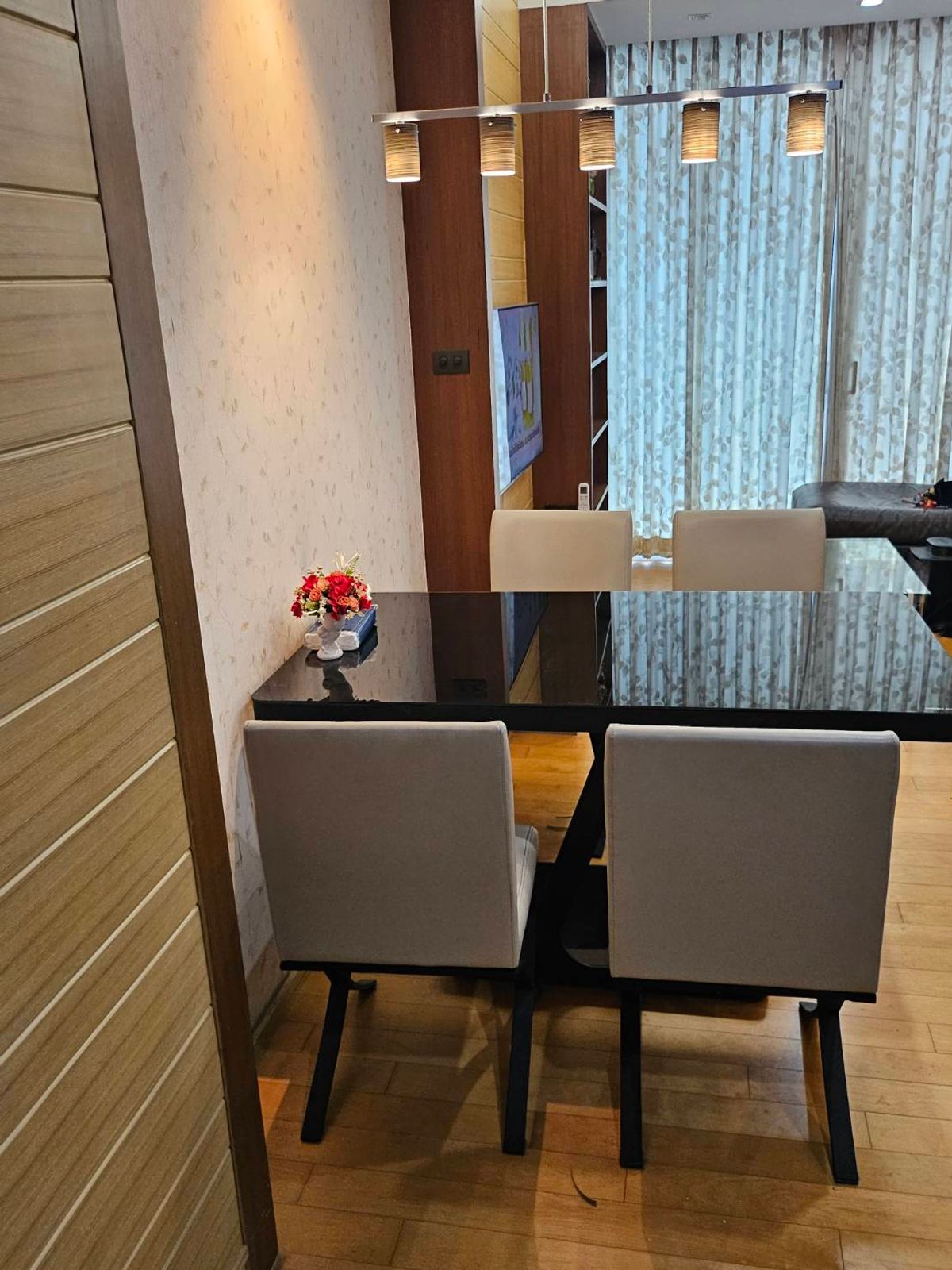 For Rent *Rare Unit * Villa Rachatewi condomenium, 2 bedrooms 58 sq.m, 8 th floor ,*conner unit*  Best Deal – รูปที่ 4