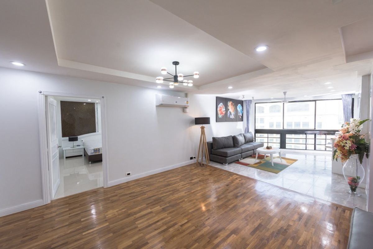 ขาย คอนโด 3 ห้องนอน 223 ตรม. รีโนเวทใหม่ ย่านพร้อมพงษ์ – รูปที่ 2
