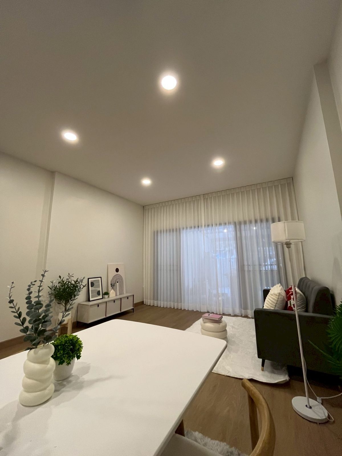 ขาย ทาวน์โฮมบ้านสวยริมบึง รามอิทรา 67  18 ตรว ราคาดีมาก – รูปที่ 2