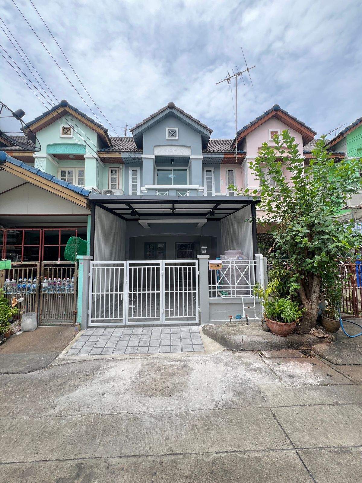 ขาย ทาวน์เฮ้าส์  หมู่บ้านลุมพินี บางบัวทอง  ติดถนนกาญจนาภิเษก ใกล้ศูนย์อีซูซุ