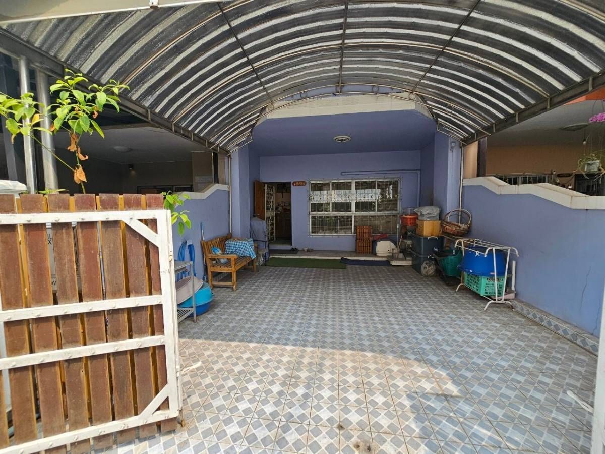 ขายบ้านทาวน์เฮาส์ 3 ชั้น หมู่บ้านปริฉัตร ซ.โยธินพัฒนา 3 ใกล้ CDCเลียบทางด่วน เข้าออกได้หลายทาง – รูปที่ 2