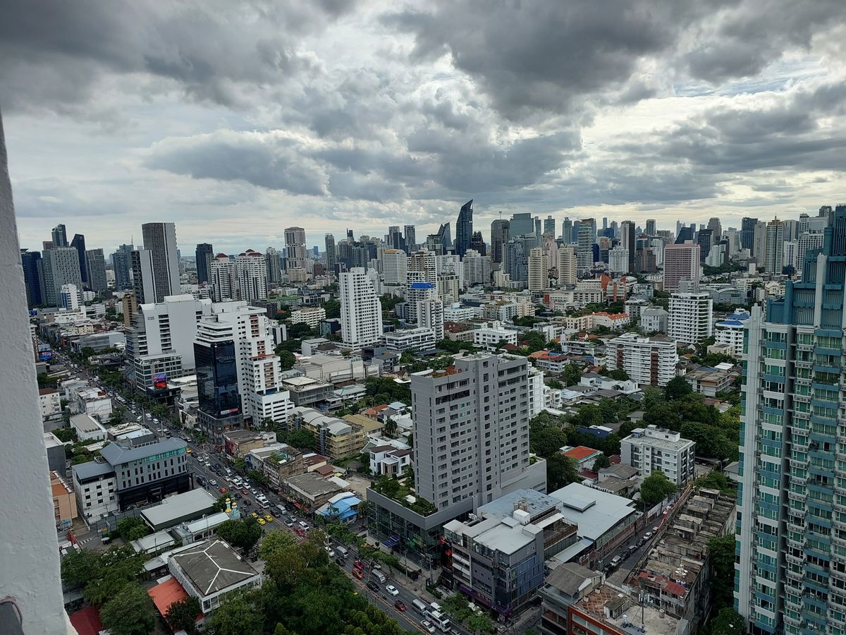 Rare Duplex Penthouse คอนโดใจกลางทองหล่อยูนิตน้อยได้ความเป็นส่วนตัว duplex 3 นอน ห้องใหญ่ฟีลบ้านลอยฟ้า ชั้นสูงวิวสวย ✨Icon III✨3 ห้องนอน 4 ห้องน้ำ ขนาด 250.4 ตร.ม ใกล้ BTS / MRT ทองหล่อ (1.8 กม.) Tel.0982645161 Rare Duplex Penthouse คอนโดใจกลางทองหล่อยูนิตน้อยได้ความเป็นส่วนตัว duplex 3 นอน ห้องใหญ่ฟีลบ้านลอยฟ้า ชั้นสูงวิวสวย ✨Icon III✨3 ห้องนอน 4 ห้องน้ำ ขนาด 250.4 ตร.ม ใกล้ BTS / MRT ทองหล่อ (1.8 กม.) Tel.0982645161