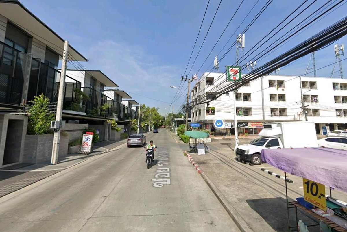 ขายที่ดิน รามคำแหง21  นวศรี แปลงสวย ทำเลดี ราคาถูกที่สุดในโซนนี้ถนนสวย กำลังปรับปรุงทั้งเส้น อนาคตราคาขึ้นแน่นอน – รูปที่ 3