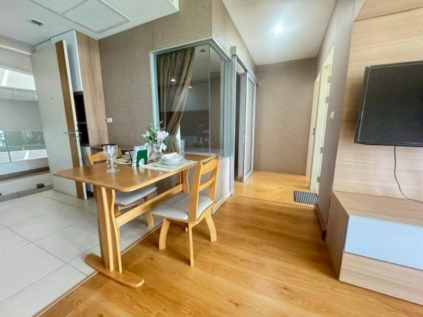 Rent a luxury condo with 2 bedrooms near BTS Samyan
Vertiq Condo Rama4 - Siam with complete amenities! 0642748883