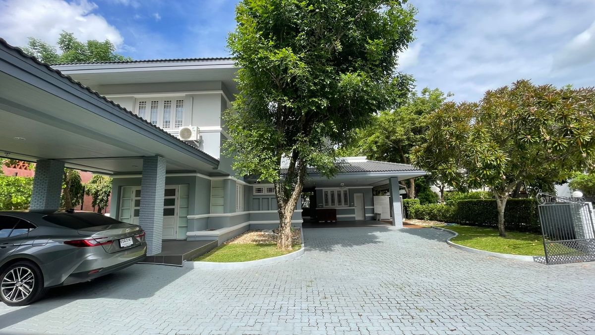 Luxury detached house for rent Lake Side Villa Project 1 near Mega Bangna Luxury detached house for rent Lake Side Villa Project 1 near Mega Bangna
