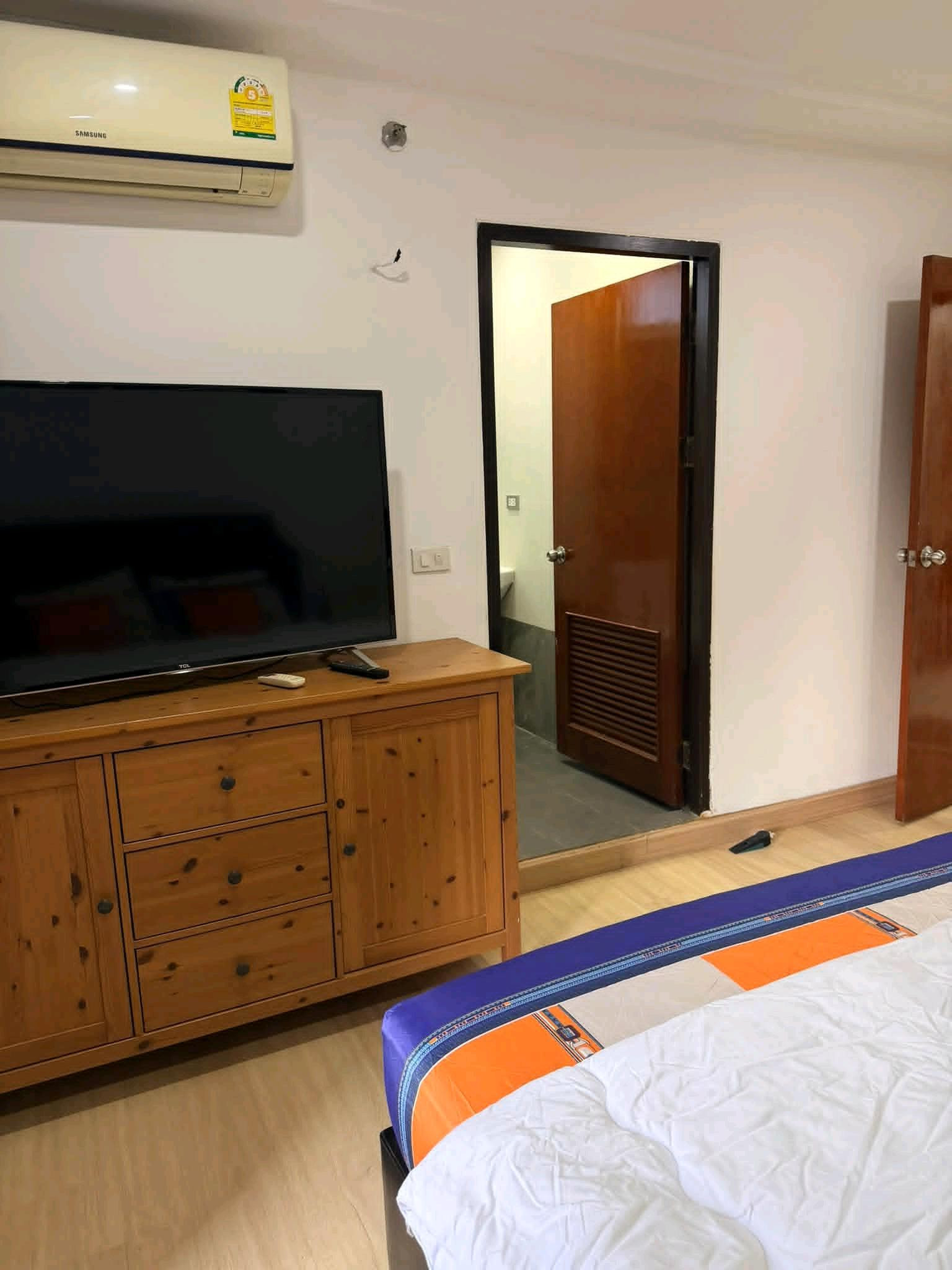 🐾🚇 Pet-Friendly Condo in the heart of Ploenchit, large room 95 sq m, pets allowed. Ready to move in Potential location near BTS Ploenchit – รูปที่ 2