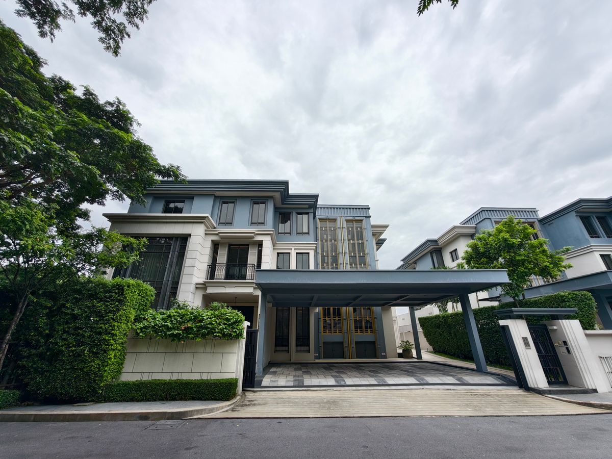 Super Luxury Pool Villa หนึ่งเดียว ติดสนามกอล์ฟ ใจกลางกรุงเทพกรีฑา