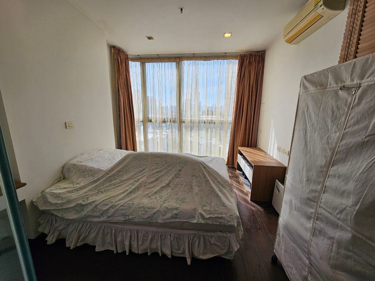 ⭐ Condo for sale, Duplex room, 1, 2 bathrooms, good quality, 2 layers, airy room at IDO Q. Phayathai / BTS Phayathai only 230 meters. If interested, book immediately! ⭐ Condo for sale, Duplex room, 1, 2 bathrooms, good quality, 2 layers, airy room at IDO Q. Phayathai / BTS Phayathai only 230 meters. If interested, book immediately!