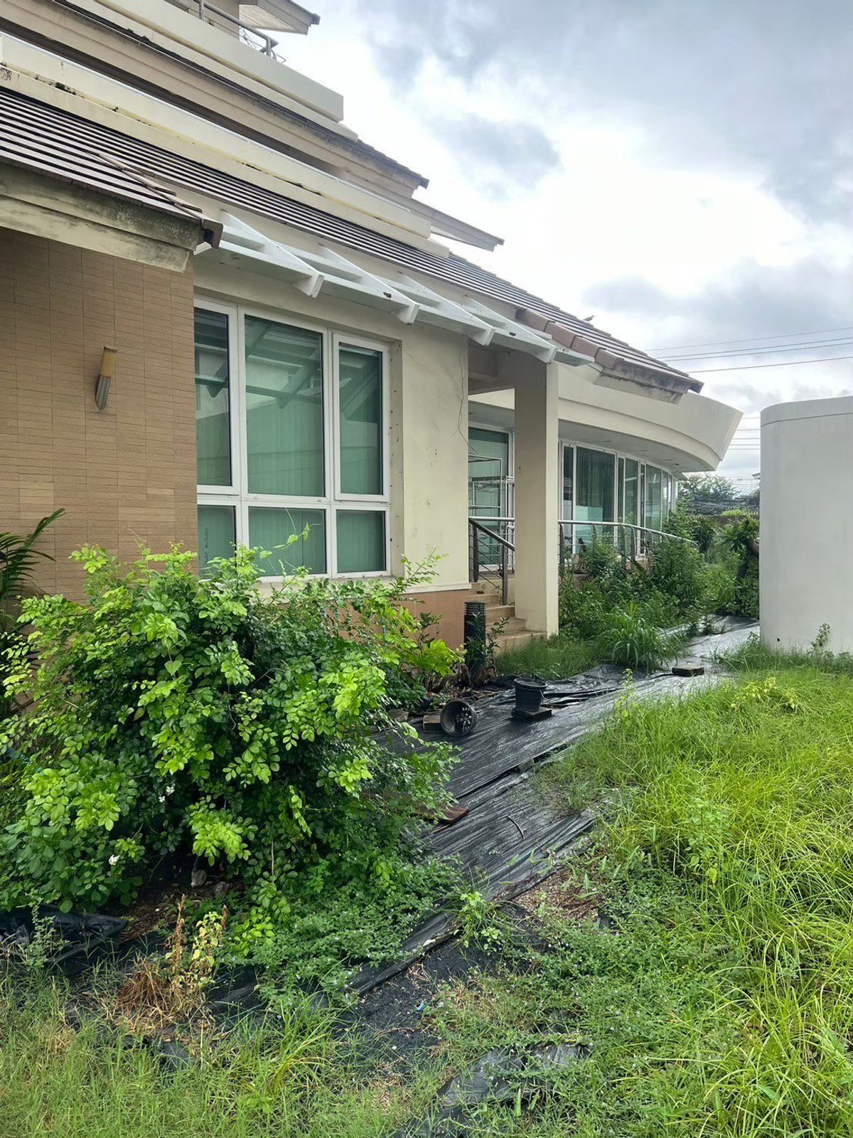 🔥 Urgent sale! 3 -storey detached house, large plots in the middle of Sukhumvit 🔥 Urgent sale! 3 -storey detached house, large plots in the middle of Sukhumvit
