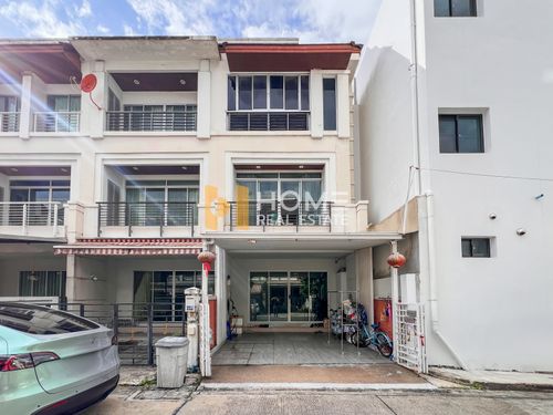 Tempting price in Ratchavipa area 🔥 Townhome, Baan Klang Krung The Royal Vienna Ratchavipa - Ratchadaphisek / 3 bedrooms (for sale), Baan Klang Krung The Royal Vienna Ratchavipa - Ratchadaphisek / Townhome 3 Bedrooms (FOR SALE) BALL115