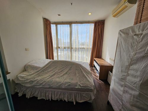 ⭐ Condo for sale, Duplex room, 1, 2 bathrooms, good quality, 2 layers, airy room at IDO Q. Phayathai / BTS Phayathai only 230 meters. If interested, book immediately!