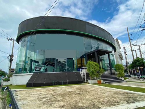 🔥 Rare Opportunity! Large Showroom + Service Center for Rent in Prachauthit Area – Prime Roadside Location, Perfect for Automotive or Full-Service Businesses          Ask ChatGPT