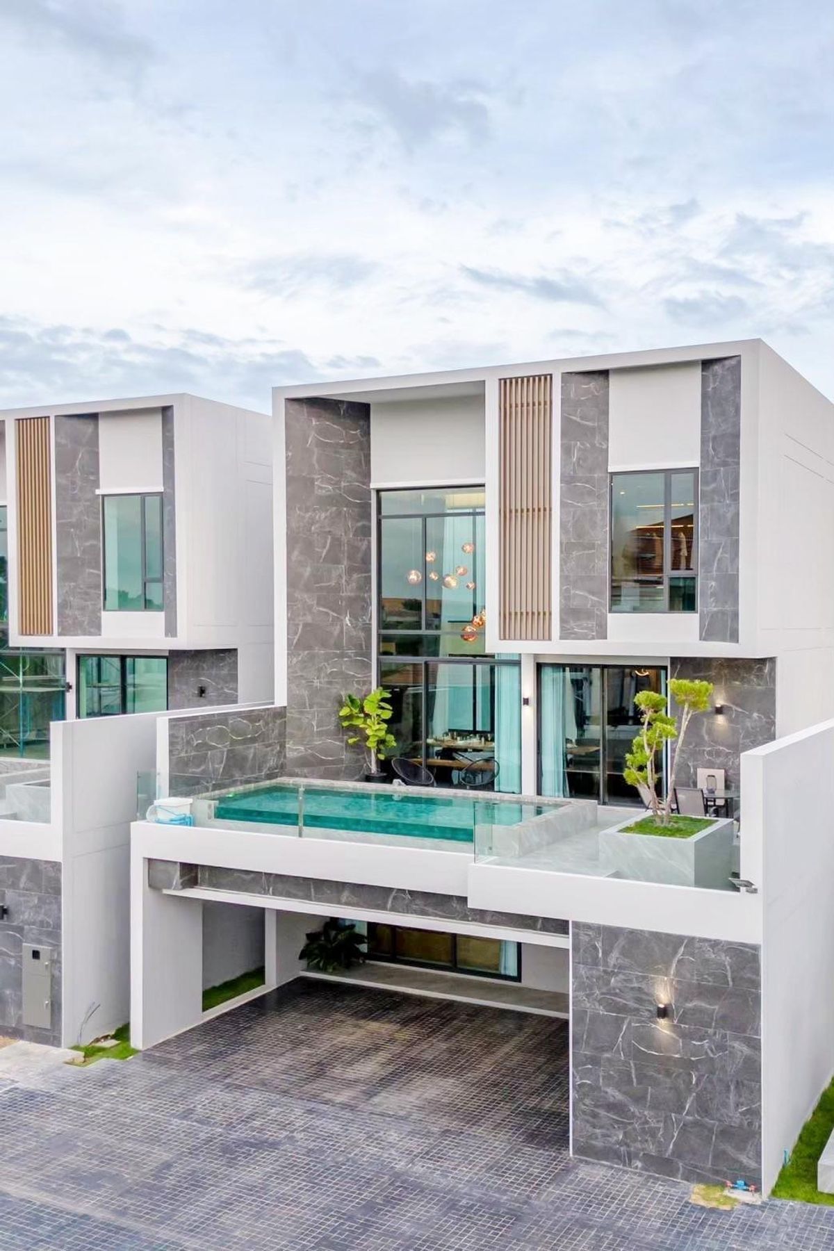For sale: 3-storey detached house, Highbury Watcharapol-Ram Intra, 60 sqw, with elevator and private swimming pool. For sale: 3-storey detached house, Highbury Watcharapol-Ram Intra, 60 sqw, with elevator and private swimming pool.