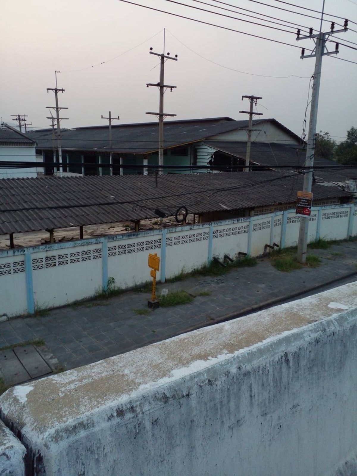 ขายด่วน โรงงานพร้อมที่ดินเปล่า 48 ไร่ ติดถนนพหลโยธิน ขายต่ำกว่าราคาประเมิน – รูปที่ 2