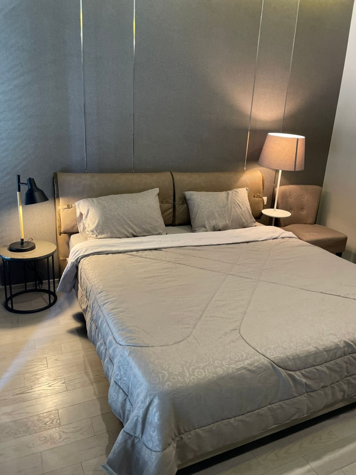 For Rent 1 Bed Noble Ploenchit,Well-decorated unit.