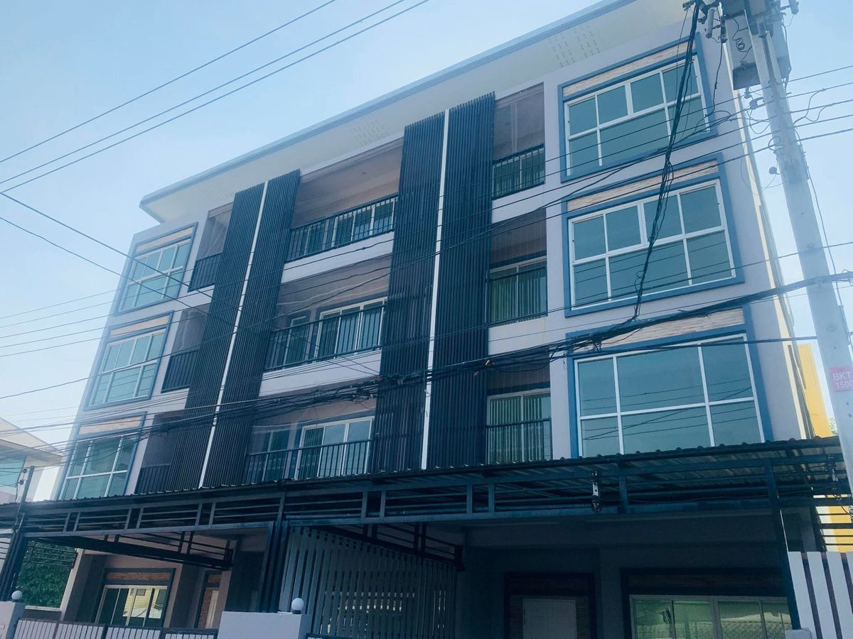 P0024 ขาย! ทาวน์โฮม 4 ชั้น ใจกลางสุขุมวิท พร้อมพื้นที่ใช้สอยกว้างขวาง เหมาะสำหรับครอบครัว