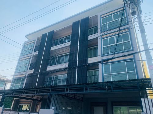 P0024 ขาย! ทาวน์โฮม 4 ชั้น ใจกลางสุขุมวิท พร้อมพื้นที่ใช้สอยกว้างขวาง เหมาะสำหรับครอบครัว