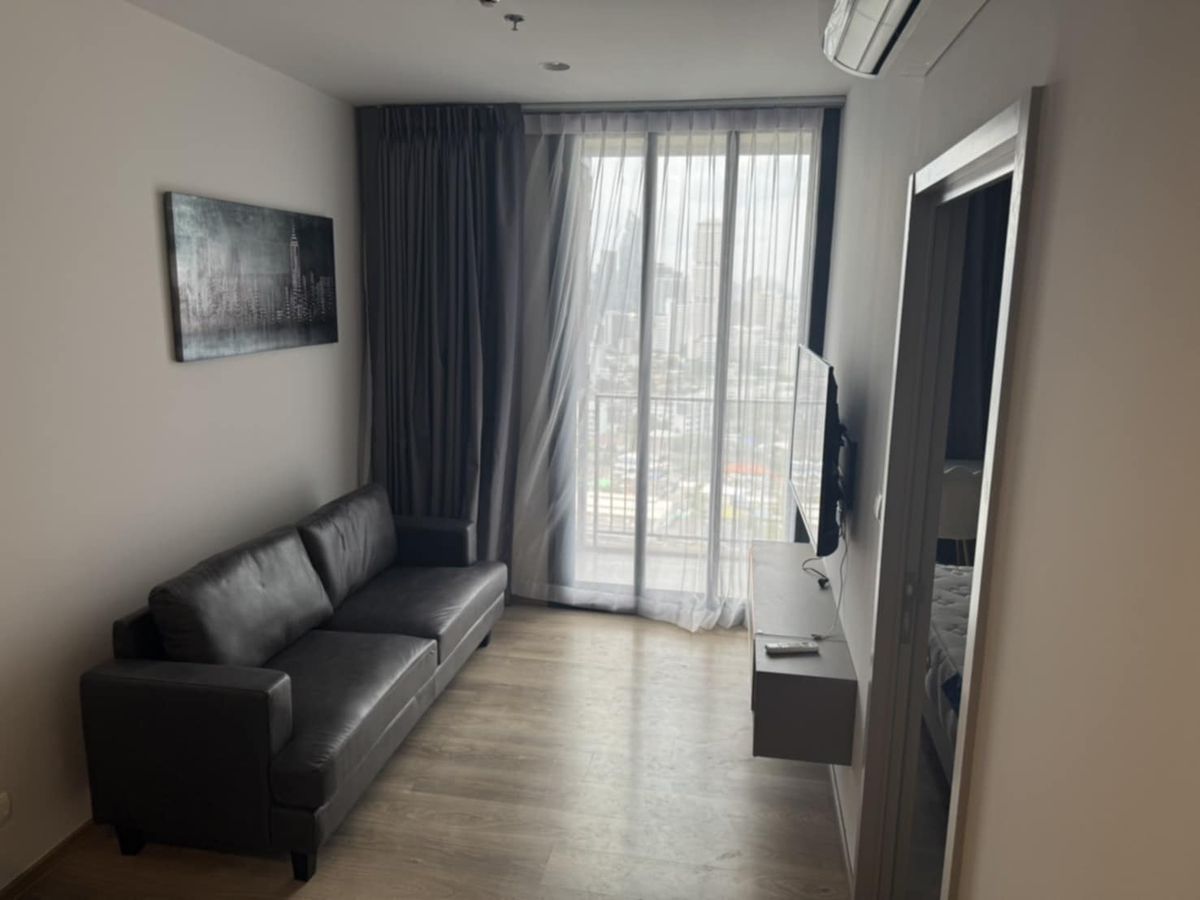 ขาย คอนโด Oka Haus Sukhumvit 36 ห้องขนาด 34 ตร.ม. 1 ห้องนอน 1 ห้องน้ำ เฟอร์นิเจอร์ครบ วิวสวย ขาย คอนโด Oka Haus Sukhumvit 36 ห้องขนาด 34 ตร.ม. 1 ห้องนอน 1 ห้องน้ำ เฟอร์นิเจอร์ครบ วิวสวย