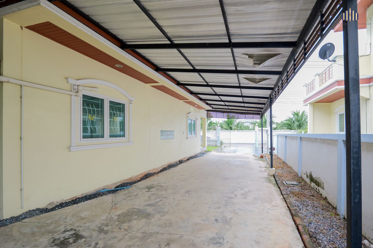 Live comfortably or run your business — This house does it all! For sale: a spacious 2-storey detached house on Ban Phaeo–Phra Prathon Road (Highway 375), Samut Sakhon. With 174.4 sq.wah of land and 260 sq.m. of usable space, this home features 4 bedrooms – รูปที่ 3