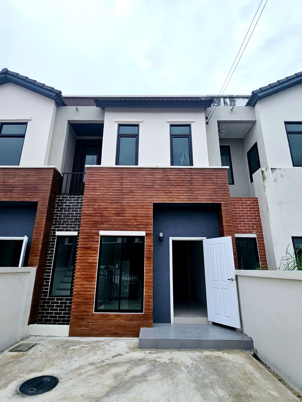 ขายทาวน์โฮม 2 ชั้น ทำเลรังสิต คลอง 7 🏡 ม.เลอวิลล์ พลัส 23.8 ตร.ว. 2 ห้องนอน 2 ห้องน้ำ 1 ที่จอดรถ #R1C27888  – รูปที่ 2