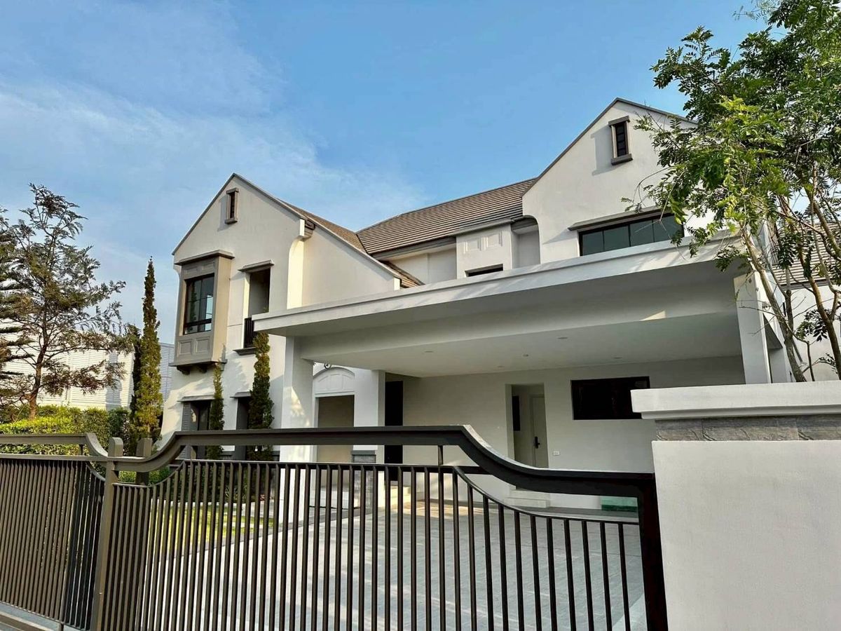 ♦ Unfurnished House ♦ 2 storeys | Land size 120.00 sq.w., usable area 304.00 sq.m. | 4 bedrooms, 5 bathrooms, 3 parking spaces | Near Central Plaza Pinklao ♦ Unfurnished House ♦ 2 storeys | Land size 120.00 sq.w., usable area 304.00 sq.m. | 4 bedrooms, 5 bathrooms, 3 parking spaces | Near Central Plaza Pinklao