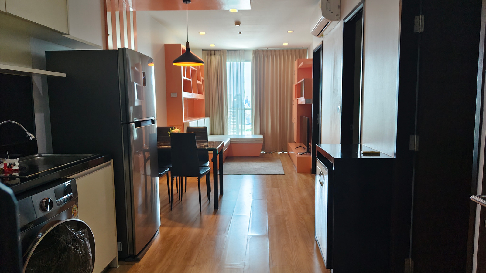 High floor 2 bed 1 bath 60 sqm condo at Sky Walk for rent 32,000THB per month, Sukhumvit Soi 71, Phra Khanong BTS station