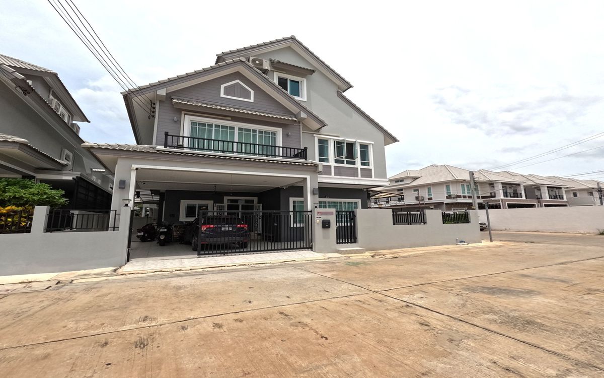 3-storey detached house for sale, corner unit, in brand new condition! Im Amphon Village 2 (Ratchaphruek 9 - Bang Waek 32) near BTS/MRT Bang Wa &amp; MRT Tha Phra.